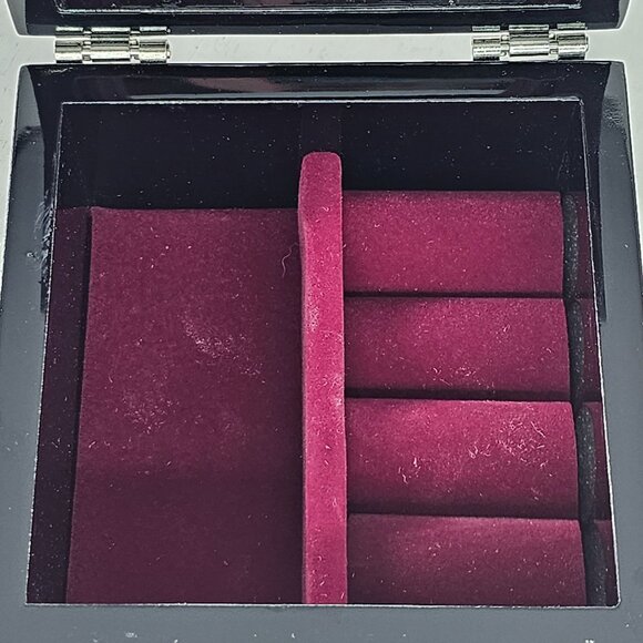 Mother Of Pearl February Mountain Crane Miniature Jewelry Box - Picture 11 of 11